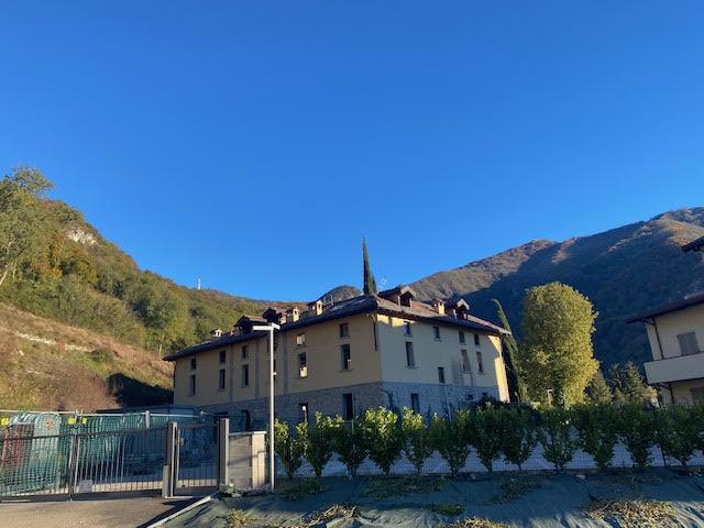 3 rooms Apartment in Canzo, Italy No. 13766