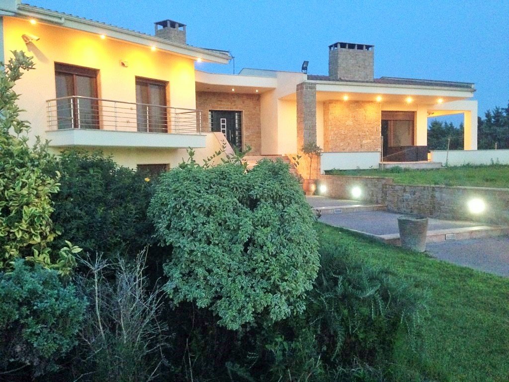 Propiedad comercial de 3 dormitorios en Epanomi, Greece No. 6376