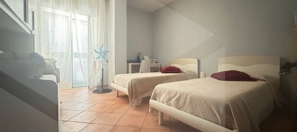 2 bedrooms Apartment in Naples, Italy No. 28526 15