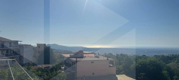 2 bedrooms Apartment in Naples, Italy No. 28526 3