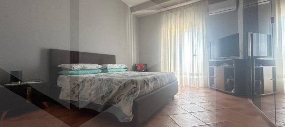 2 bedrooms Apartment in Naples, Italy No. 28526 18