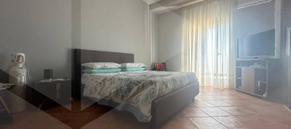 2 bedrooms Apartment in Naples, Italy No. 28526 23