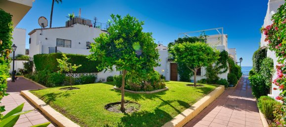 3 bedrooms Townhouse in Estepona, Spain No. 49742 8
