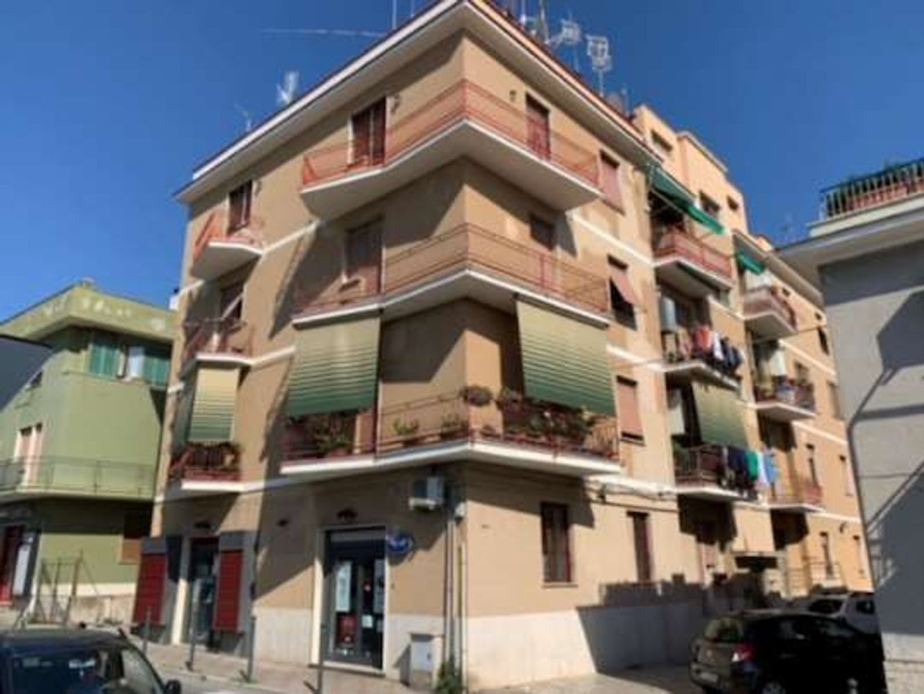 6 rooms Apartment in Civitavecchia, Italy No. 11900