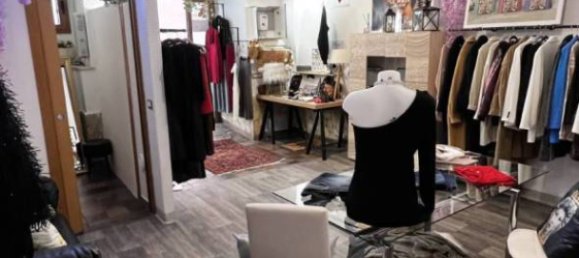 1غرفة عقار تجاري في Foggia, Italy رقم 311428 2