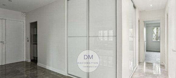 3 bedrooms Apartment in Paris, France No. 171979 4