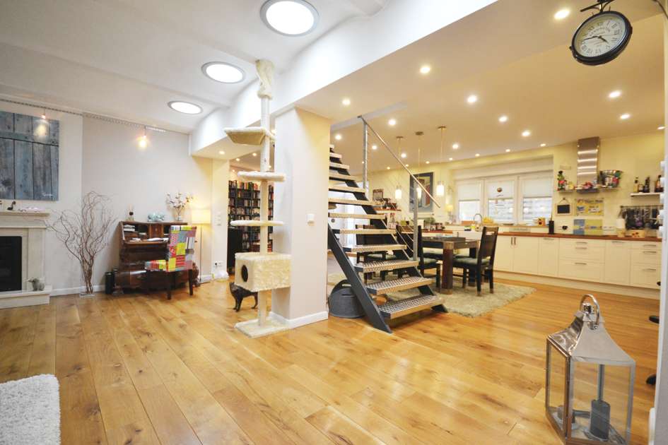 Apartamento de 4 dormitorios en Dusseldorf, Germany No. 32337