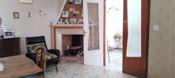 5 rooms Apartment in Mentana, Italy No. 277559 11