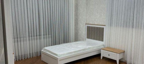 4 bedrooms Apartment in Khatay, Azerbaijan No. 1562 2