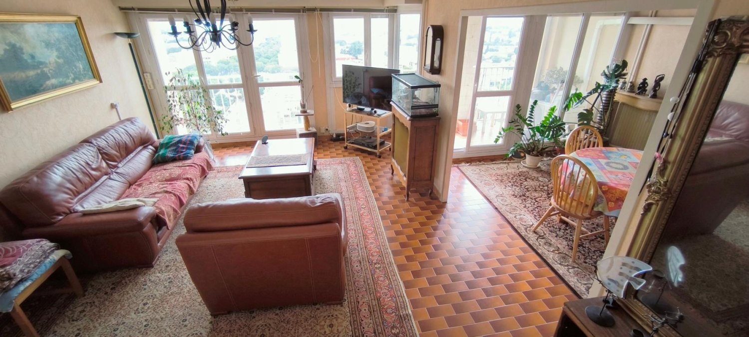 2 bedrooms Apartment in Nimes, France No. 295528