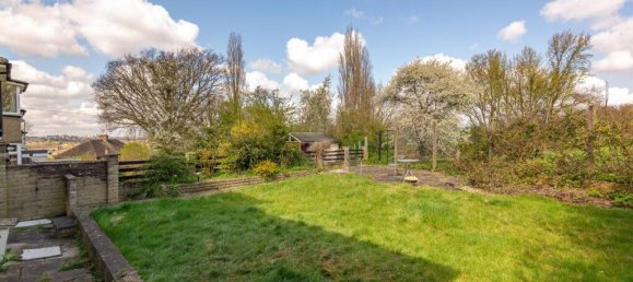 5 bedrooms House in Wembley, United Kingdom No. 9489 9