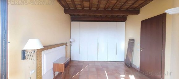 5 bedrooms Villa in Montegranaro, Italy No. 129601 26