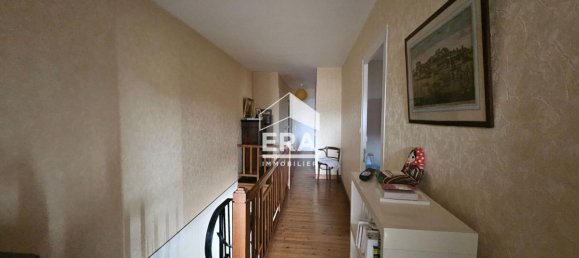 4 bedrooms House in Saint-Saturnin-du-Bois, France No. 101886 9