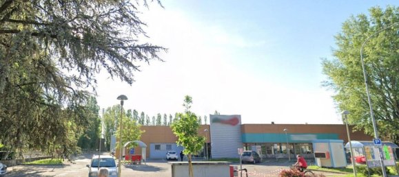 451m² Commercial property in Castel Maggiore, Italy No. 375073 4