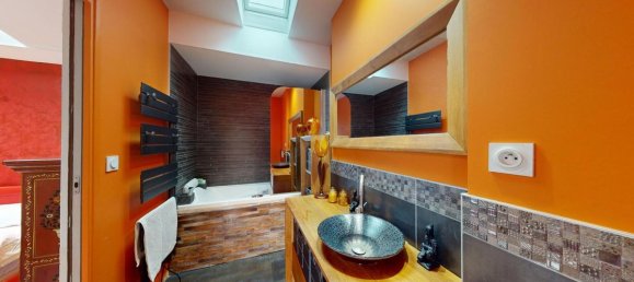 Дом с 5 спальнями в Орлеан, Франция № 40387 10