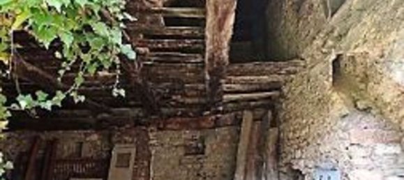 5 rooms Apartment in Pioraco, Italy No. 96712 17