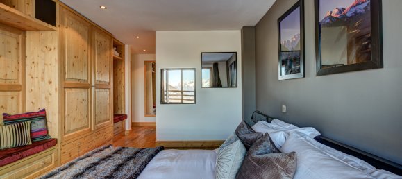 5 bedrooms House in Riddes, Switzerland No. 108 17