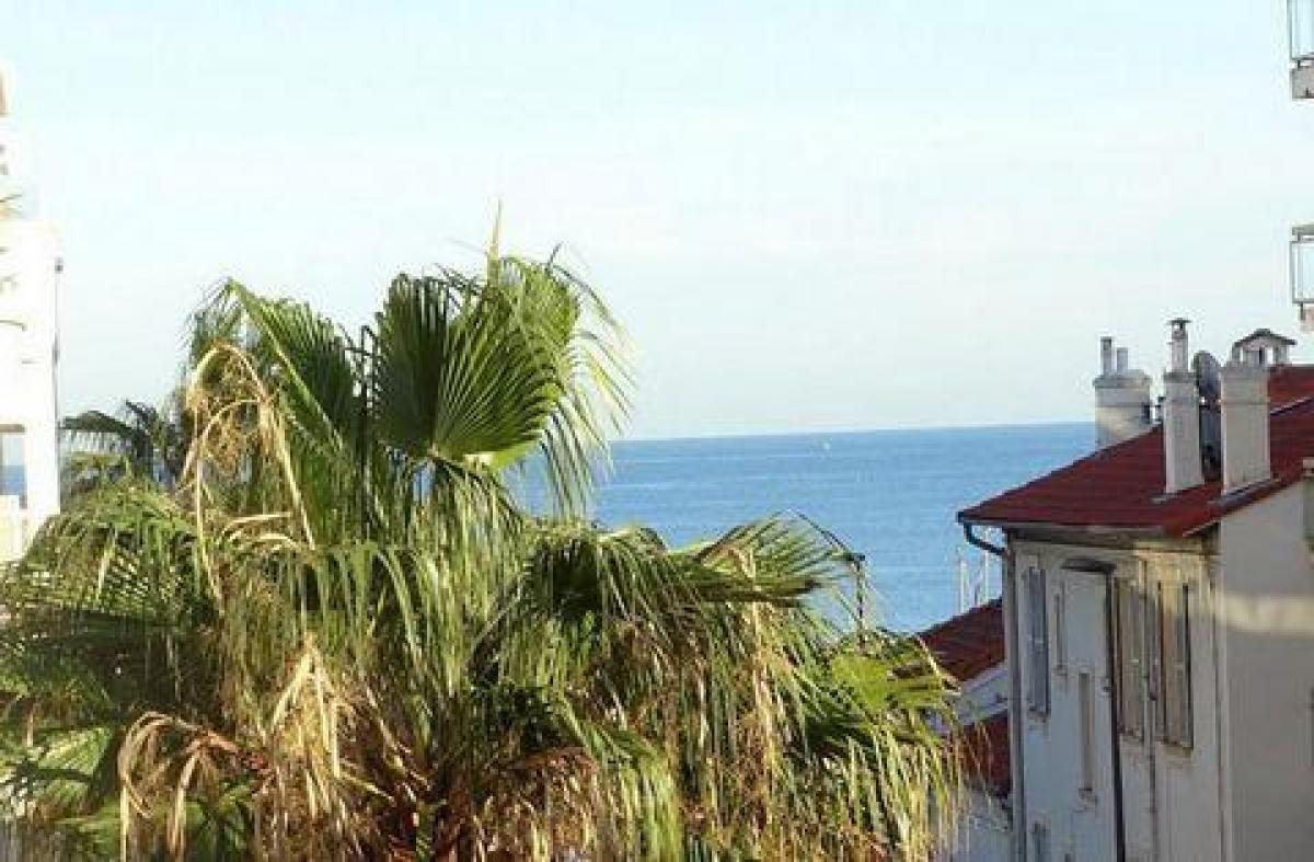Studio in the Condo in Cannes, France No. 8996
