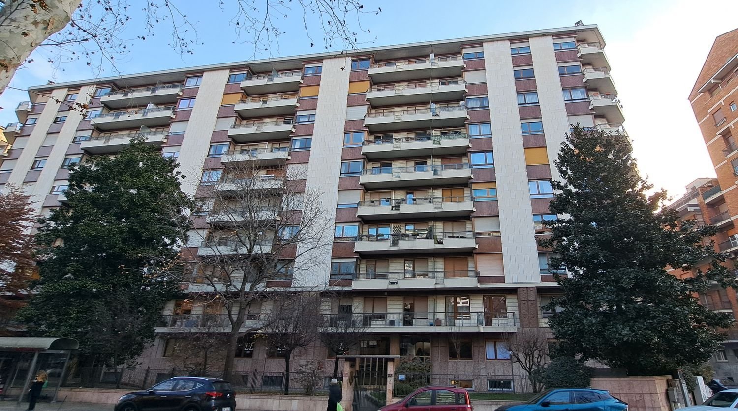  مكتب في Turin, Italy 170متر مربع رقم 83959