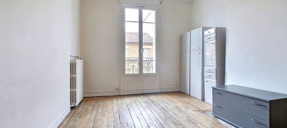 2 bedrooms Apartment in Clichy, France No. 182208 2