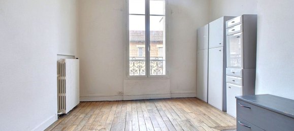 2 bedrooms Apartment in Clichy, France No. 182208 3