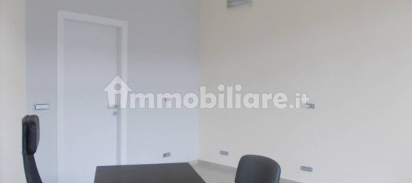 Коммерческая недвижимость с 1 комнатой в Турин, Италия № 373308 13