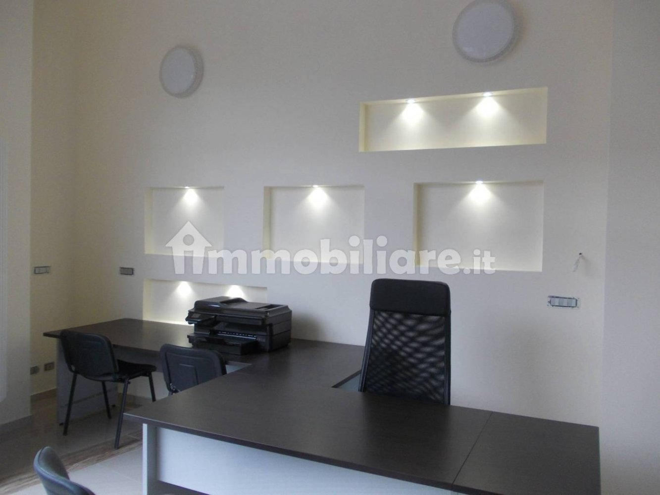 Коммерческая недвижимость с 1 комнатой в Турин, Италия № 373308