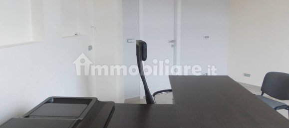 Коммерческая недвижимость с 1 комнатой в Турин, Италия № 373308 15