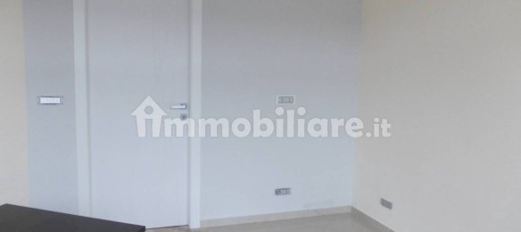 Коммерческая недвижимость с 1 комнатой в Турин, Италия № 373308 9