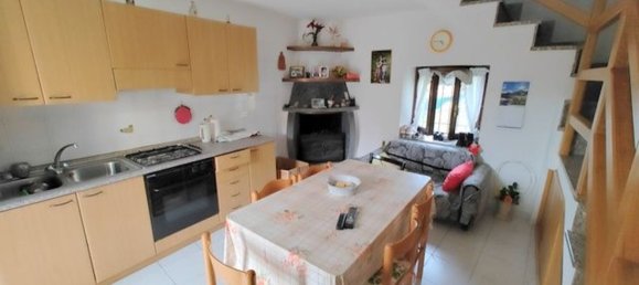 2 rooms House in Civo, Italy No. 163787 3