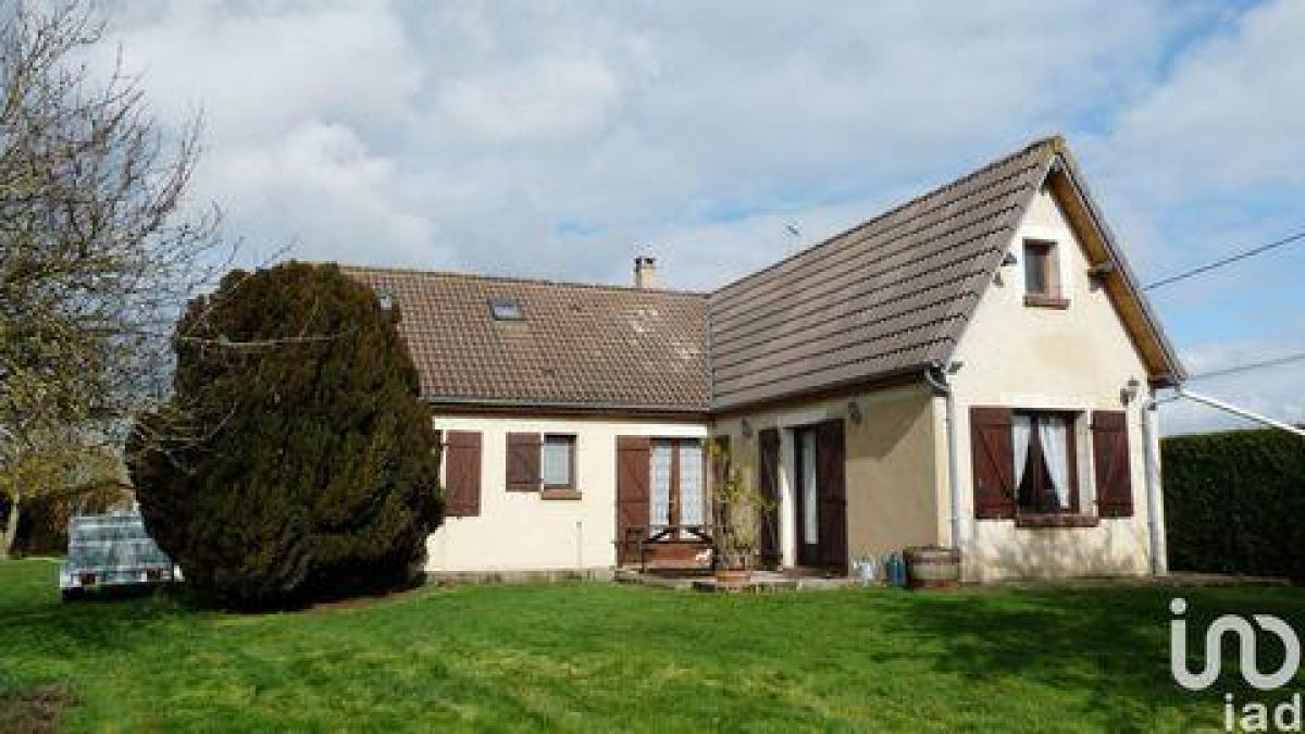 4 bedrooms House in Breteuil, France No. 3992