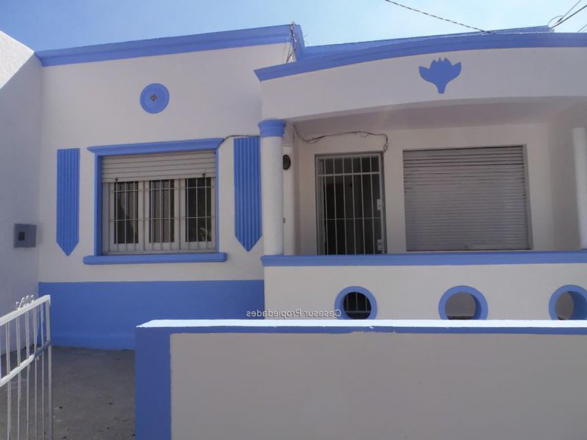 2 bedrooms House in Montevideo, Uruguay No. 11014