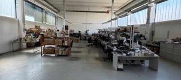 Lagerhaus in Vigevano, Italy 760m², Nr. 327332 3