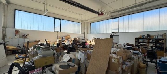 Lagerhaus in Vigevano, Italy 760m², Nr. 327332 5