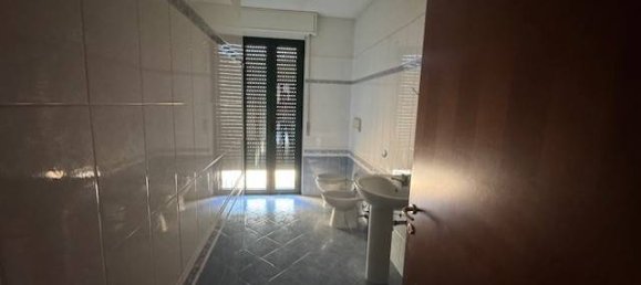 Lagerhaus in Vigevano, Italy 760m², Nr. 327332 11