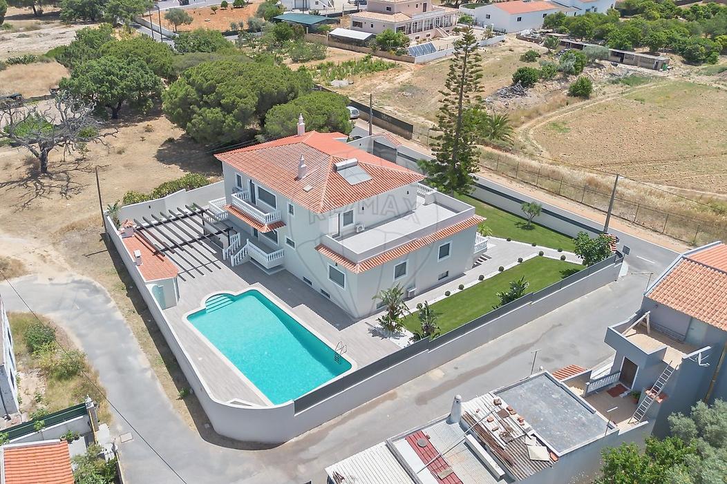 7 bedrooms House in Almancil, Portugal No. 275631