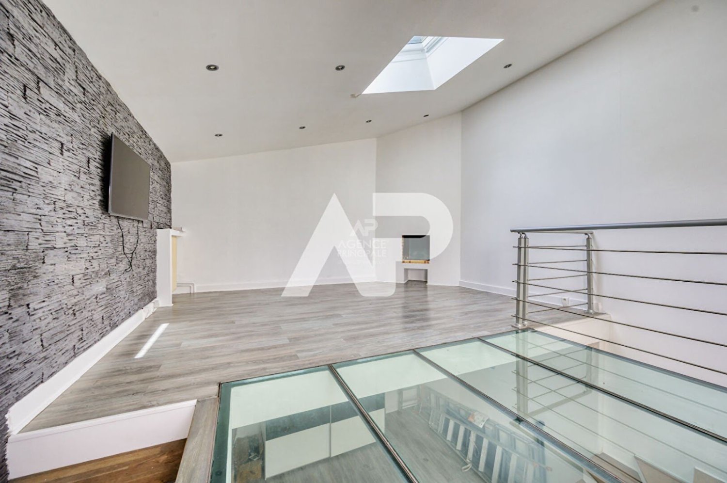 2 bedrooms Duplex in Chaville, France No. 134858