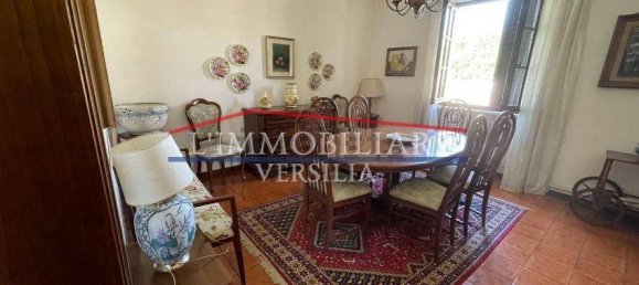 6 bedrooms Villa in Carrara, Italy No. 215073 9
