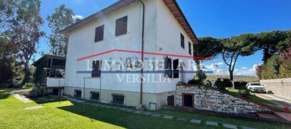 6 bedrooms Villa in Carrara, Italy No. 215073 26