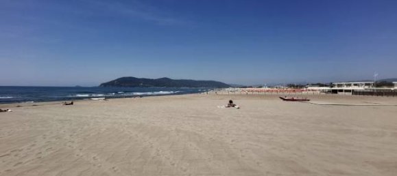 6 bedrooms Villa in Carrara, Italy No. 215073 36