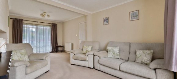 3 bedrooms House in Hanworth, United Kingdom No. 9796 2