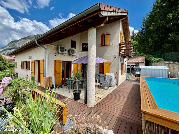 4 bedrooms House in Savoie, France No. 307907