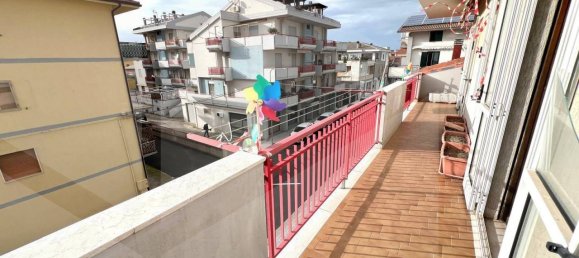 4-salle Appartement à San Salvo, Italy No. 21409 16