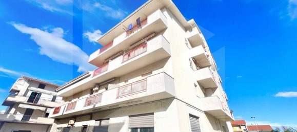 4-salle Appartement à San Salvo, Italy No. 21409 17