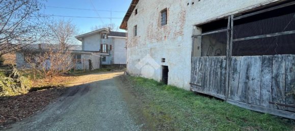 4 rooms House in Revello, Italy No. 152564 9