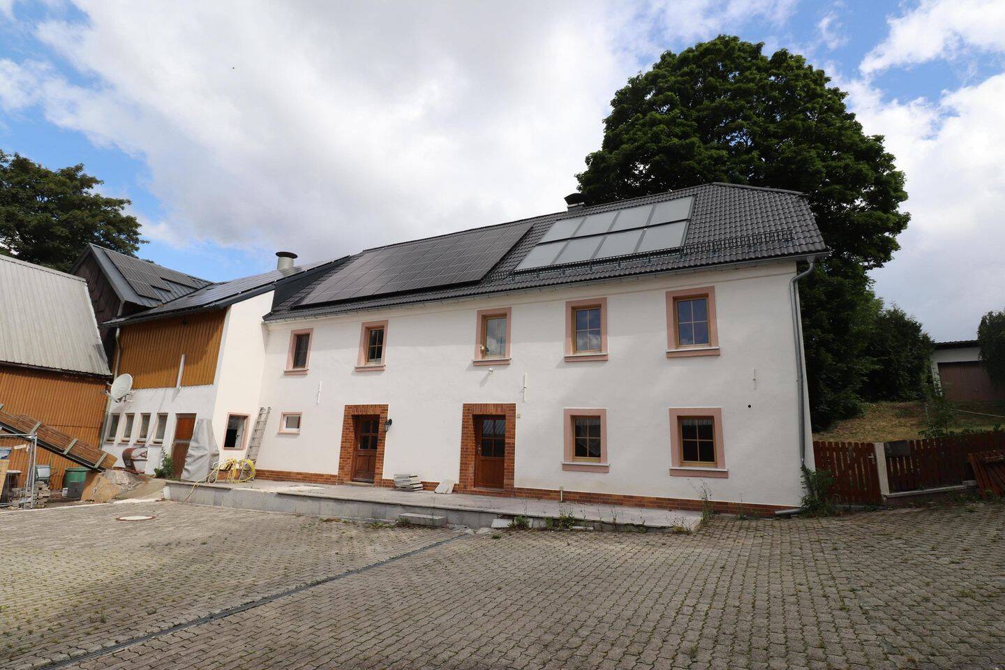 7 rooms Farm in Hof, Germany No. 352770