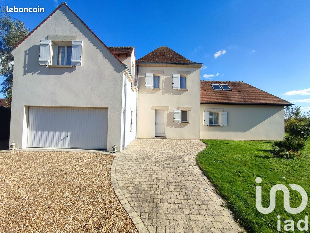 3 bedrooms House in Pontgouin, France No. 229929