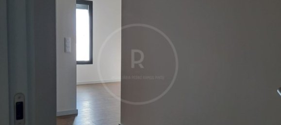 3 bedrooms Apartment in Porto, Portugal No. 105029 29