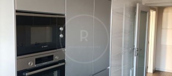 3 bedrooms Apartment in Porto, Portugal No. 105029 10