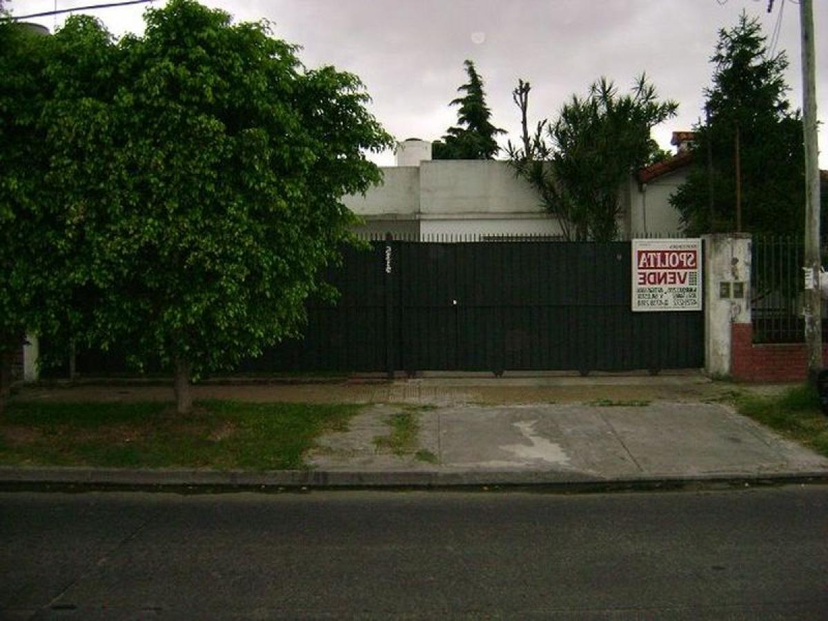 Apartamento de 2 dormitorios en General San Martín, Argentina No. 15875